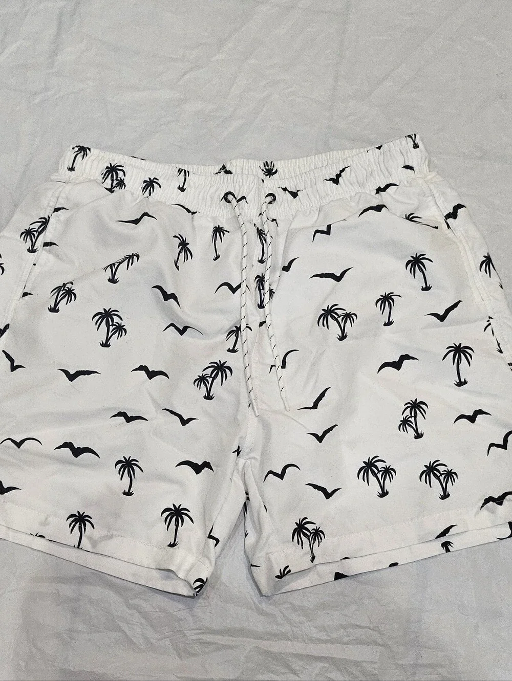 Shein Men's White Palm Tree Print Swim Trunks. Sz L